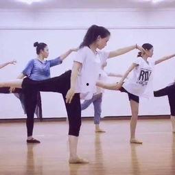 加油成人舞蹈班视频,加油成人舞蹈班精彩瞬间回顾