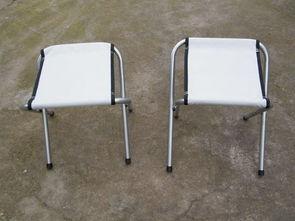 客厅成人小凳子折叠视频,客厅小凳子折叠教程视频解析