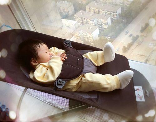 宝宝成人哭闹视频大全,揭秘宝宝情绪表达大揭秘