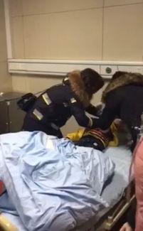 宝宝成人哭闹视频大全,揭秘宝宝情绪表达大揭秘