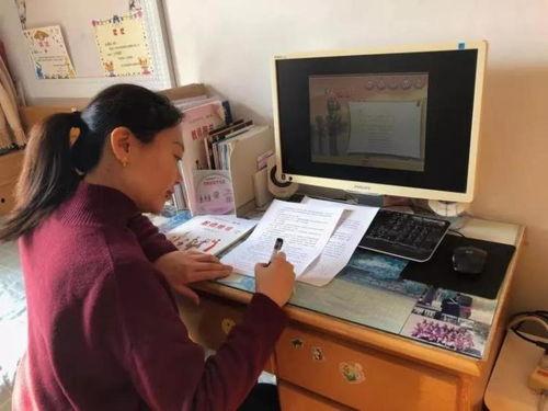 成人模仿老师监考视频,一场别开生面的模拟考试现场