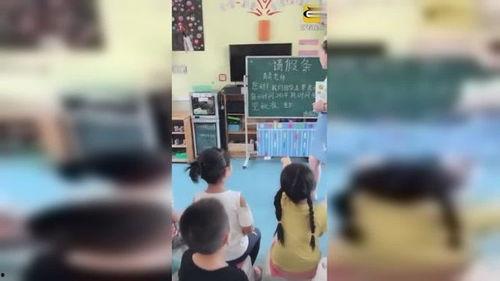 成人模仿老师监考视频,一场别开生面的模拟考试现场