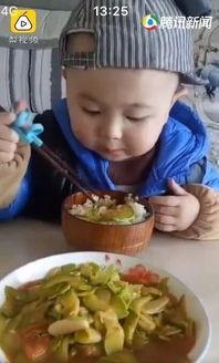 小孩拿成人筷子视频播放,小朋友学用成人筷子的欢乐瞬间